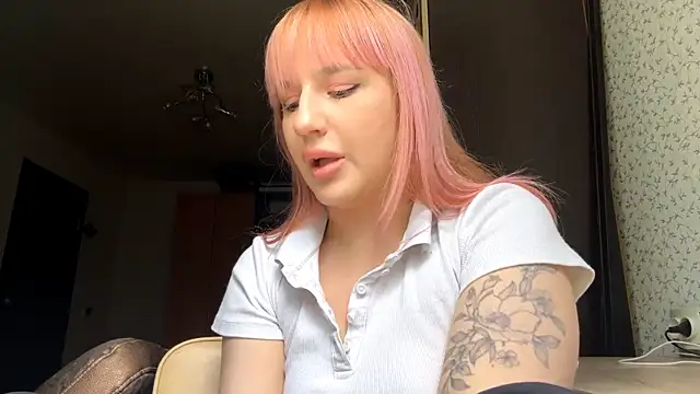 Snapshot of ZadaSnyder chatting on 06/19/26, 07:12 ZadaSnyder online show from 06/19/26, 07:12