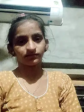 Snapshot of mitu_bhabhi chatting on 06/18/26, 05:28 mitu bhabhi online show from 06/18/26, 05:28