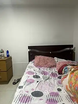 mila  vega online show from 08/05/26, 03:42