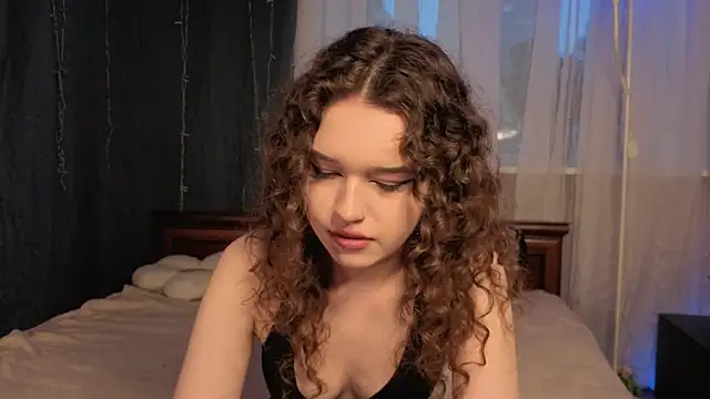 Snapshot of EsterReichert chatting on 07/18/26, 07:17 EsterReichert online show from 07/18/26, 07:17