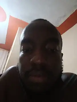 Snapshot of Earnthis chatting on 07/05/26, 08:38 Earnthis online show from 07/05/26, 08:38