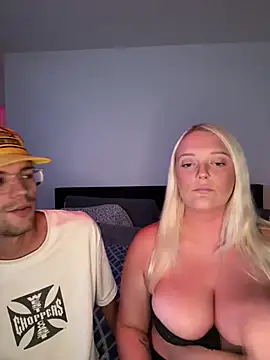 Snapshot of Blondebarbie21 chatting on 08/09/26, 12:45 Blondebarbie21 online show from 08/09/26, 12:45
