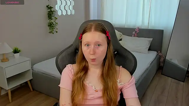 Snapshot of LiliTiny chatting on 07/19/26, 03:21 LiliTiny online show from 07/19/26, 03:21