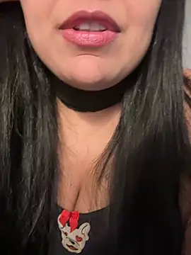 Snapshot of Quiqui28 chatting on 06/20/26, 01:47 Quiqui28 online show from 06/20/26, 01:47