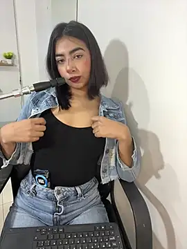 cherry skinnyy  online show from 08/04/26, 02:59