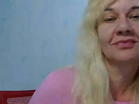 Snapshot of Ravelynni chatting on 06/27/26, 08:25 Ravelynni online show from 06/27/26, 08:25