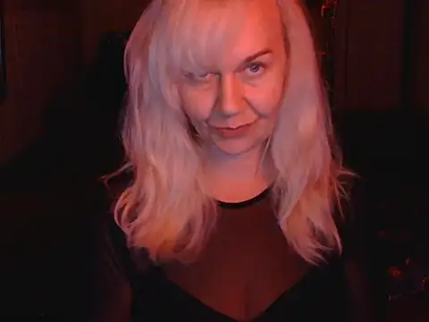 Snapshot of Ravelynni chatting on 07/26/26, 04:03 Ravelynni online show from 07/26/26, 04:03