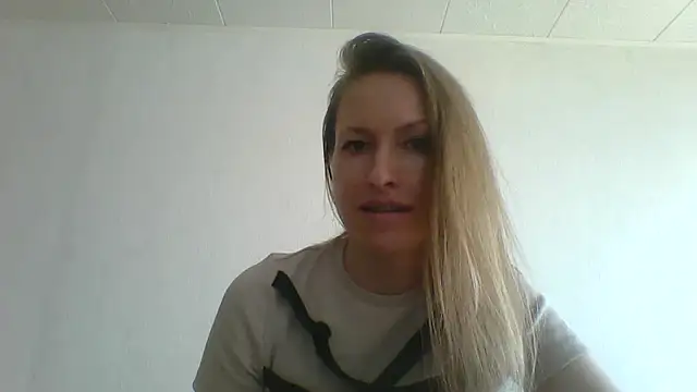 Snapshot of Nimetta chatting on 07/07/26, 10:52 Nimetta online show from 07/07/26, 10:52