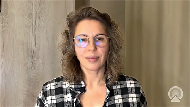 Snapshot of Linoria chatting on 06/23/26, 05:00 Linoria online show from 06/23/26, 05:00