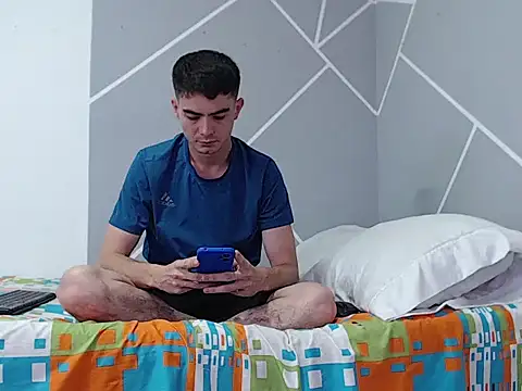 Zac Efront online show from 07/10/26, 08:33