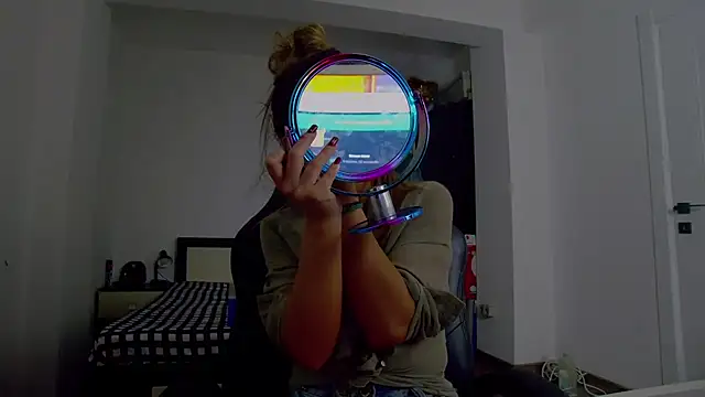 DedeSibel online show from 12/14/25, 01:49