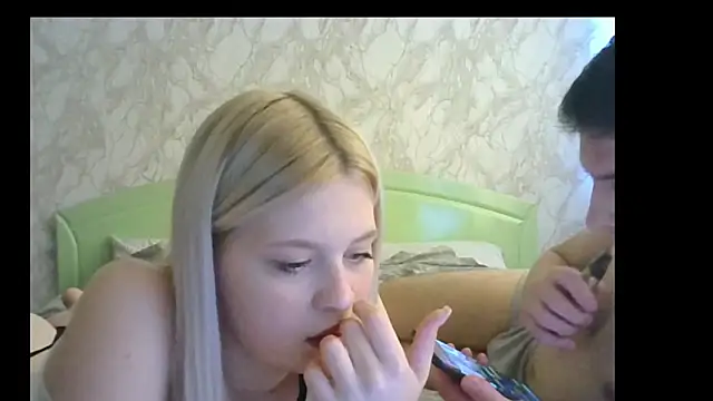 Snapshot of sweet_Velmira chatting on 06/26/26, 09:25 sweet Velmira online show from 06/26/26, 09:25