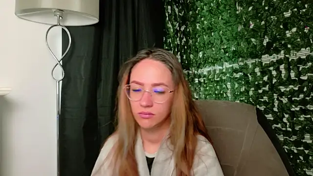 Nicole Bliss online show from 07/12/26, 07:10