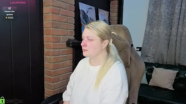 Snapshot of Ammy_Soon chatting on 06/27/26, 01:21 Ammy Soon online show from 06/27/26, 01:21