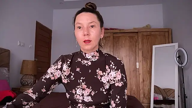 Snapshot of kittycat4you chatting on 02/18/25, 06:48 kittycat4you online show from 02/18/25, 06:48