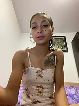 foxyro30 online show from 06/25/26, 07:29