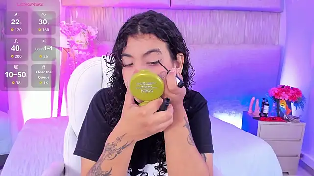   Izumii   online show from 08/06/26, 12:18
