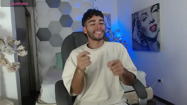 AlejandroGreco online show from 06/26/26, 06:34