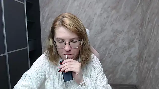 Snapshot of Reginasmilee chatting on 02/18/25, 04:37 Reginasmilee online show from 02/18/25, 04:37