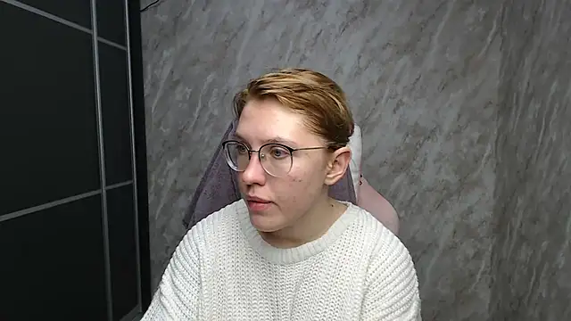 Snapshot of Reginasmilee chatting on 02/20/25, 02:35 Reginasmilee online show from 02/20/25, 02:35