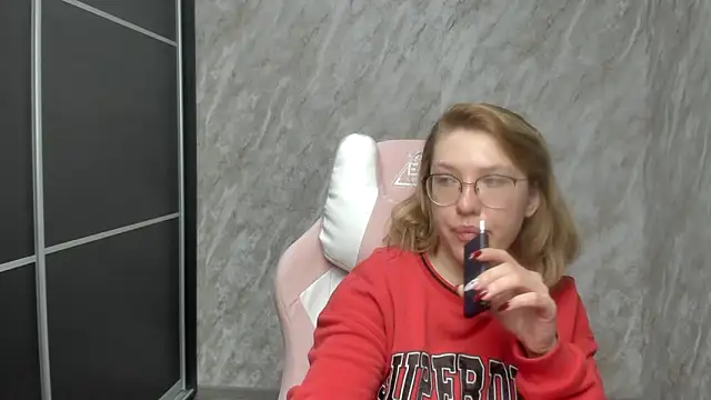 Snapshot of Reginasmilee chatting on 02/26/25, 02:48 Reginasmilee online show from 02/26/25, 02:48