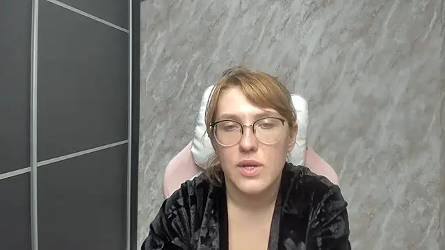 Snapshot of Reginasmilee chatting on 02/28/25, 12:31 Reginasmilee online show from 02/28/25, 12:31