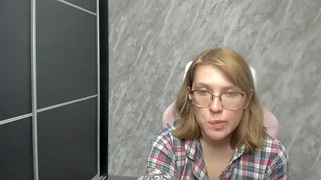 Snapshot of Reginasmilee chatting on 03/02/25, 01:49 Reginasmilee online show from 03/02/25, 01:49