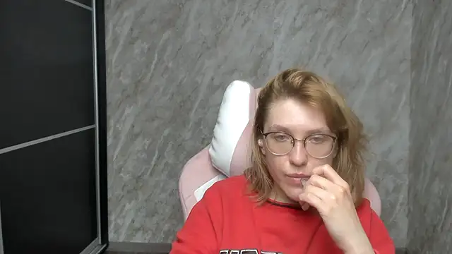 Snapshot of Reginasmilee chatting on 03/05/25, 06:01 Reginasmilee online show from 03/05/25, 06:01
