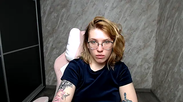 Snapshot of Reginasmilee chatting on 03/07/25, 02:46 Reginasmilee online show from 03/07/25, 02:46