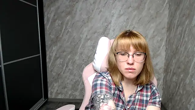 Snapshot of Reginasmilee chatting on 03/08/25, 05:59 Reginasmilee online show from 03/08/25, 05:59