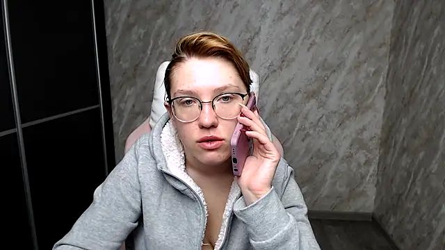 Snapshot of Reginasmilee chatting on 03/11/25, 04:43 Reginasmilee online show from 03/11/25, 04:43