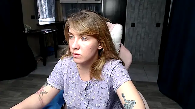 Snapshot of Reginasmilee chatting on 09/22/25, 11:56 Reginasmilee online show from 09/22/25, 11:56