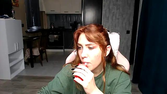 Snapshot of Reginasmilee chatting on 10/09/25, 07:28 Reginasmilee online show from 10/09/25, 07:28