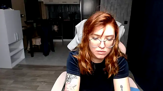 Snapshot of Reginasmilee chatting on 10/10/25, 10:20 Reginasmilee online show from 10/10/25, 10:20