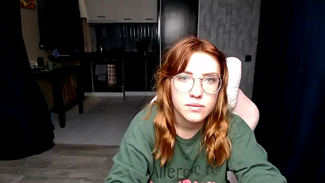 Snapshot of Reginasmilee chatting on 10/17/25, 11:29 Reginasmilee online show from 10/17/25, 11:29