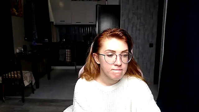 Snapshot of Reginasmilee chatting on 10/18/25, 01:01 Reginasmilee online show from 10/18/25, 01:01