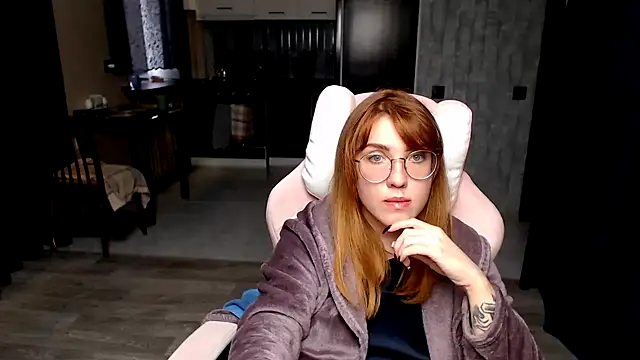 Snapshot of Reginasmilee chatting on 10/23/25, 11:31 Reginasmilee online show from 10/23/25, 11:31