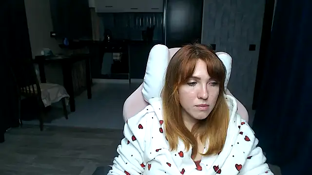 Snapshot of Reginasmilee chatting on 10/25/25, 01:07 Reginasmilee online show from 10/25/25, 01:07