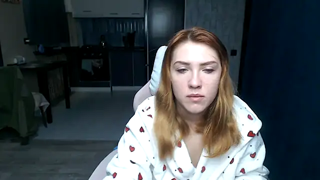 Snapshot of Reginasmilee chatting on 10/27/25, 12:26 Reginasmilee online show from 10/27/25, 12:26