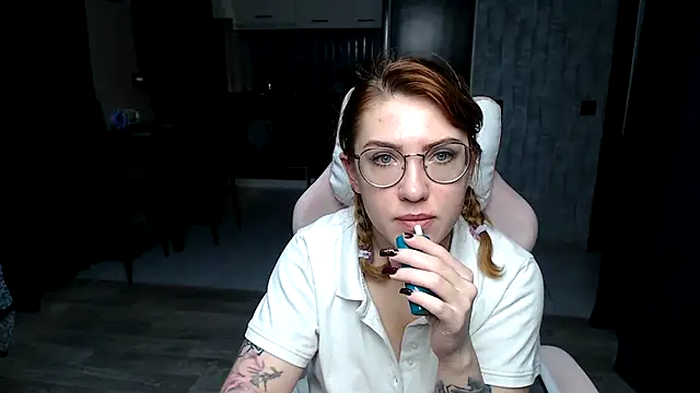 Snapshot of Reginasmilee chatting on 11/11/25, 01:05 Reginasmilee online show from 11/11/25, 01:05