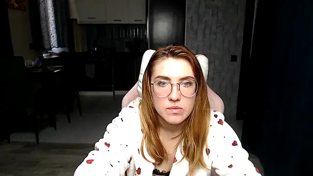 Snapshot of Reginasmilee chatting on 11/25/25, 12:27 Reginasmilee online show from 11/25/25, 12:27