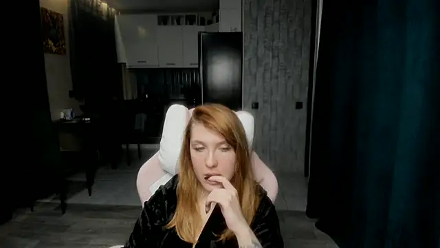 Snapshot of Reginasmilee chatting on 11/27/25, 03:03 Reginasmilee online show from 11/27/25, 03:03