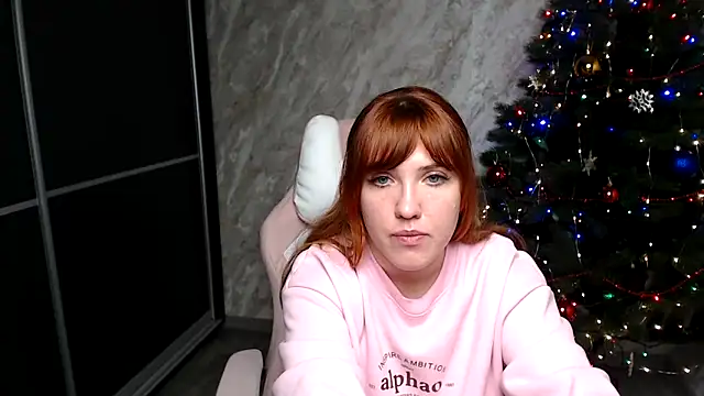 Snapshot of Reginasmilee chatting on 12/16/25, 01:49 Reginasmilee online show from 12/16/25, 01:49