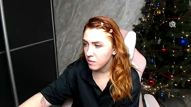 Snapshot of Reginasmilee chatting on 12/20/25, 02:51 Reginasmilee online show from 12/20/25, 02:51