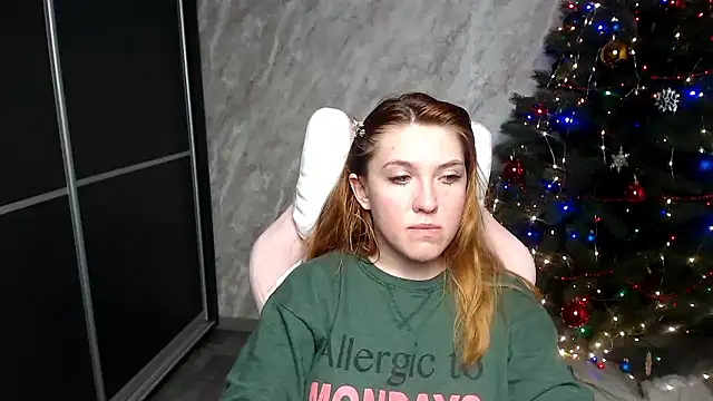 Snapshot of Reginasmilee chatting on 01/08/26, 02:30 Reginasmilee online show from 01/08/26, 02:30