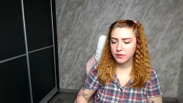 Snapshot of Reginasmilee chatting on 01/12/26, 02:17 Reginasmilee online show from 01/12/26, 02:17