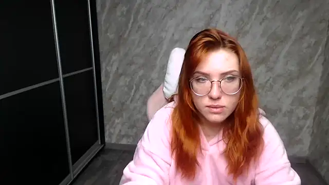 Snapshot of Reginasmilee chatting on 02/02/26, 01:04 Reginasmilee online show from 02/02/26, 01:04