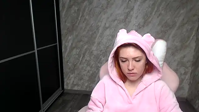 Snapshot of Reginasmilee chatting on 02/03/26, 06:51 Reginasmilee online show from 02/03/26, 06:51