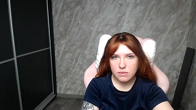 Snapshot of Reginasmilee chatting on 02/19/26, 04:52 Reginasmilee online show from 02/19/26, 04:52