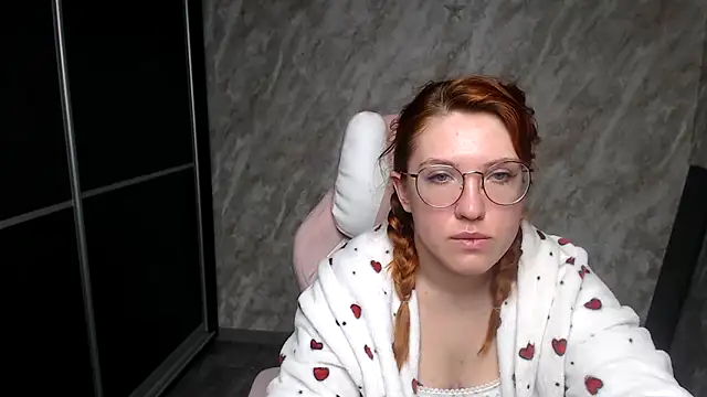 Snapshot of Reginasmilee chatting on 02/21/26, 01:39 Reginasmilee online show from 02/21/26, 01:39